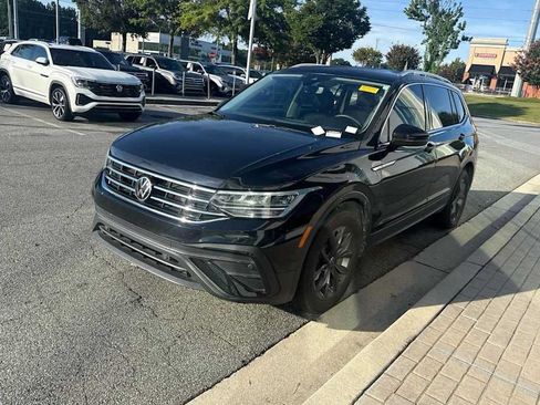 Certified 2023 Volkswagen Tiguan SE FWD image 8