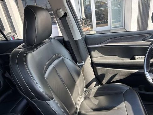 Used 2023 Jeep Grand Cherokee L Limited image 14