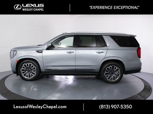 Used 2023 GMC Yukon Denali Ultimate AWD/4WD image 7