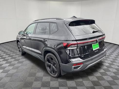 New 2025 Volkswagen Taos SE AWD/4WD image 9