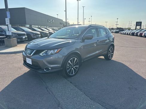 Used 2019 Nissan Rogue Sport SL AWD/4WD image 1