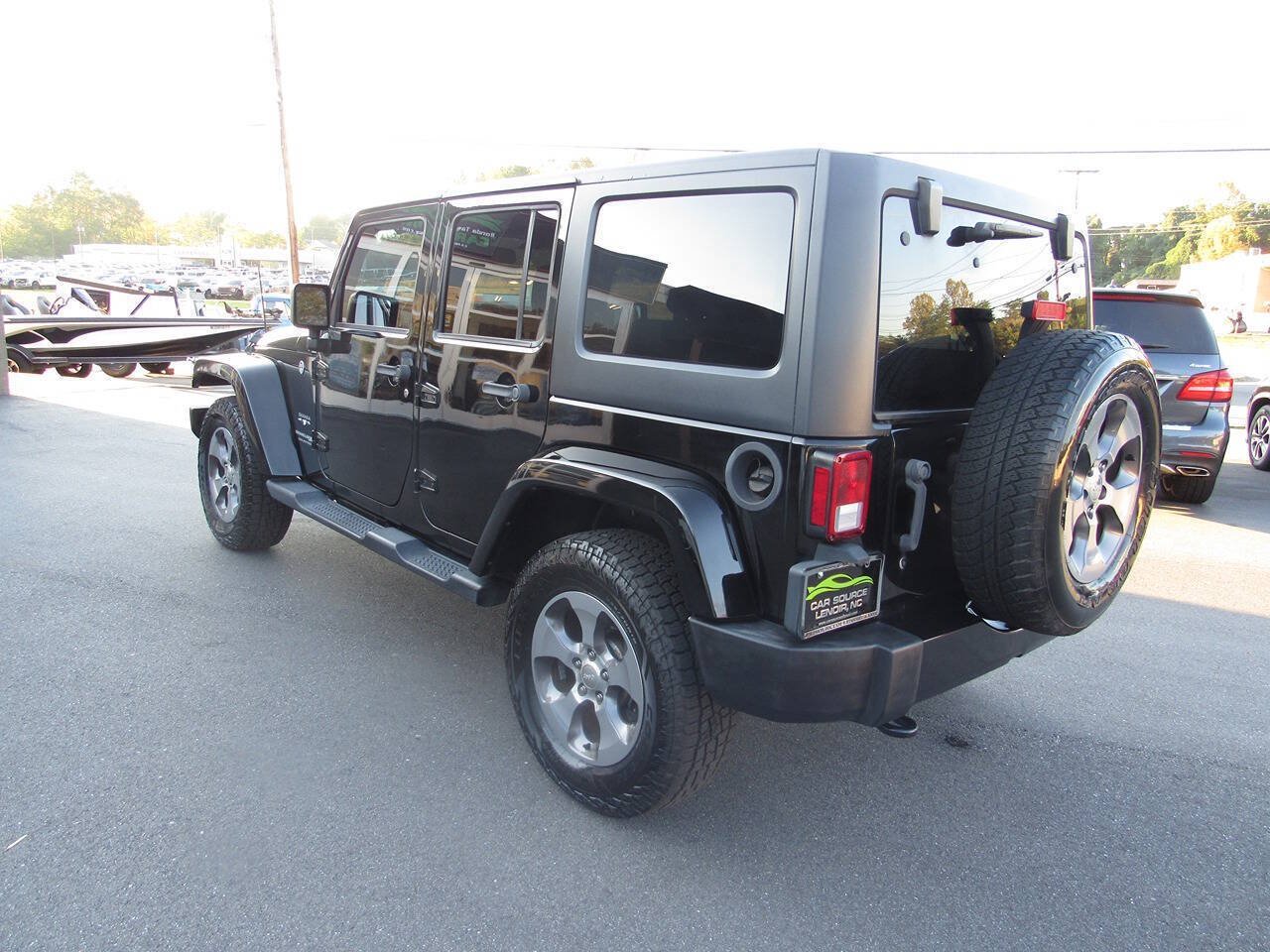 Used 2018 Jeep Wrangler Unlimited Sahara AWD/4WD image 6
