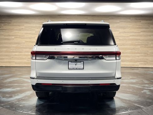 Used 2024 Lincoln Navigator Reserve image 10