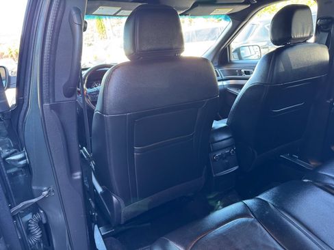 Used 2016 Ford Explorer XLT w/ Equipment Group 202A AWD/4WD image 15