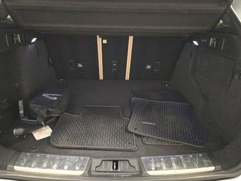 Used 2020 Jaguar F-PACE Premium AWD/4WD image 8
