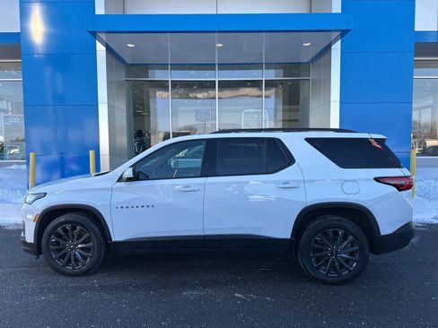 Used 2023 Chevrolet Traverse RS image 8