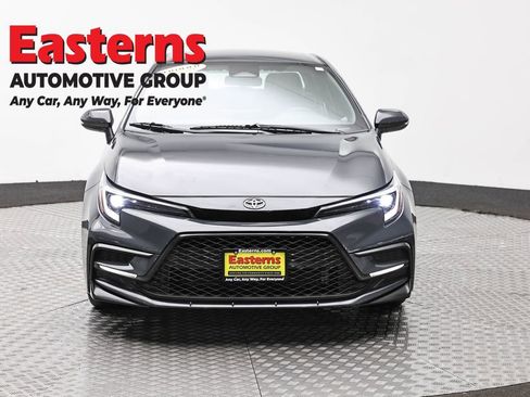 Used 2025 Toyota Corolla SE image 2