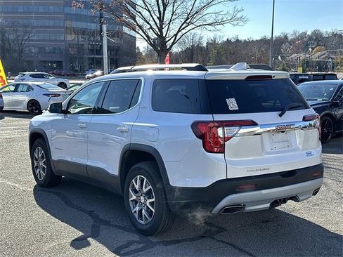 Used 2021 GMC Acadia SLT w/ Premium Package image 4