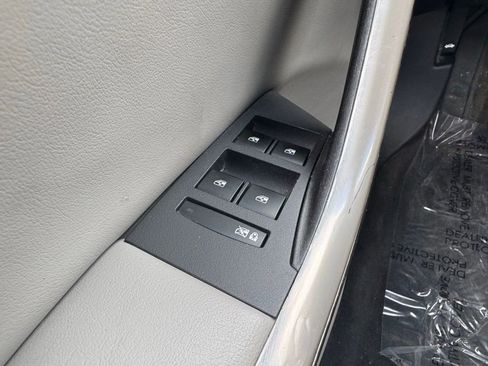Used 2013 Buick Verano FWD image 31