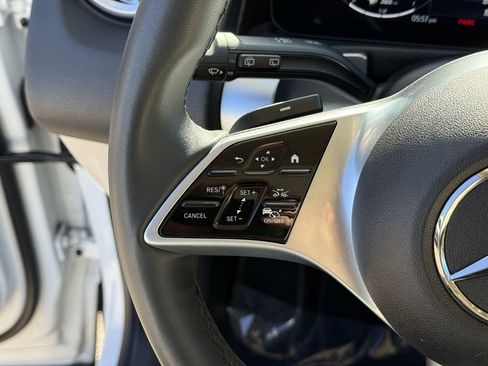 Certified 2025 Mercedes-Benz GLB 250 250 4MATIC image 32