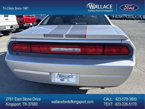 Used 2010 Dodge Challenger SE image 5