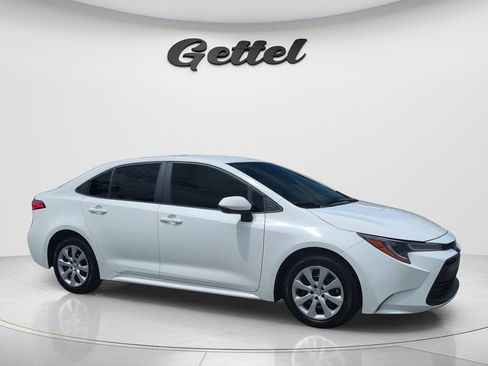 Used 2024 Toyota Corolla LE image 3