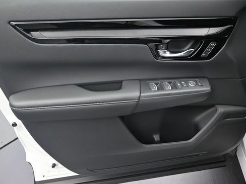 Used 2025 Honda CR-V EX-L image 10