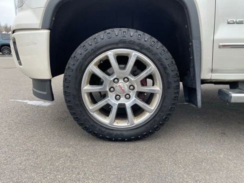 Used 2015 GMC Sierra 1500 Denali w/ Driver Alert Package image 29