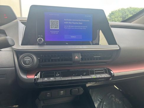 Used 2026 Toyota Prius Plug-In Hybrid FWD image 19