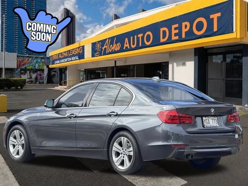 Used 2017 BMW 330i xDrive Sedan AWD/4WD image 3