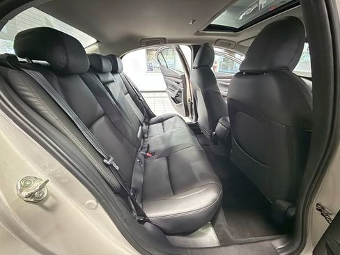 Used 2022 MAZDA MAZDA3 s image 13