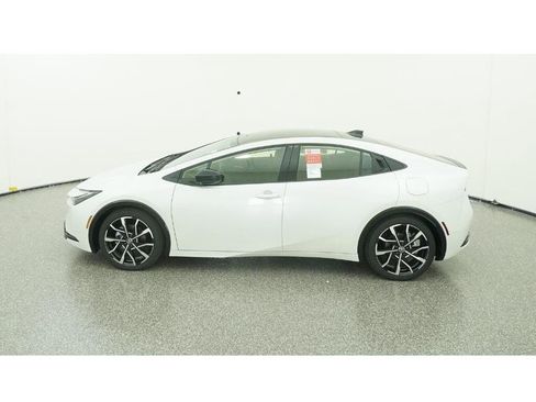 New 2026 Toyota Prius Plug-In Hybrid image 3