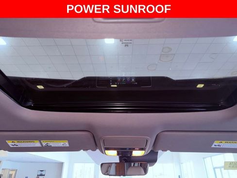 Used 2019 Honda Pilot Touring image 9