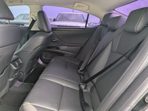 Used 2022 Lexus ES 300h w/ Premium Package FWD image 18