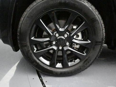 Used 2021 Jeep Grand Cherokee Laredo X RWD image 10