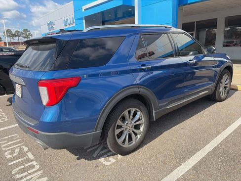 Used 2021 Ford Explorer Limited image 3