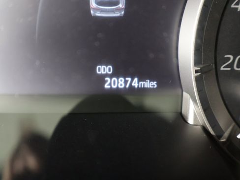 Used 2022 Toyota Highlander XLE image 41