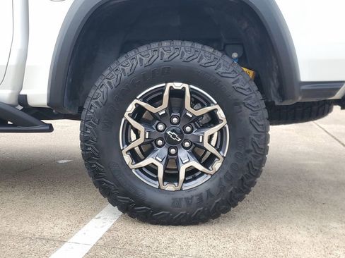 Used 2024 Chevrolet Colorado ZR2 w/ ZR2 Convenience Package III image 8