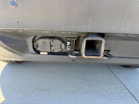 Used 2020 Ford Explorer XLT w/ Comfort Package image 12