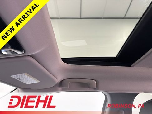 Used 2025 Mitsubishi Outlander SEL image 39