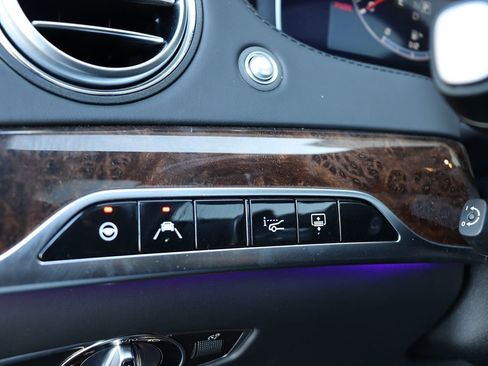 Used 2019 Mercedes-Benz S 560 Sedan w/ AMG Line Exterior image 61