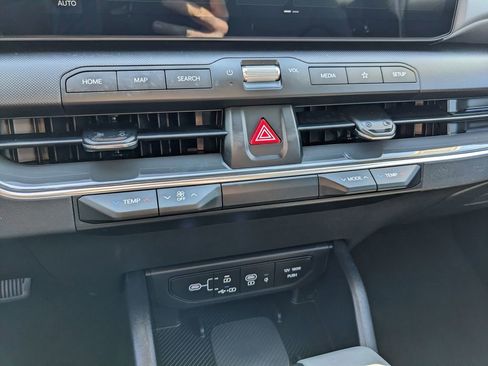 Certified 2025 Kia K4 EX image 24