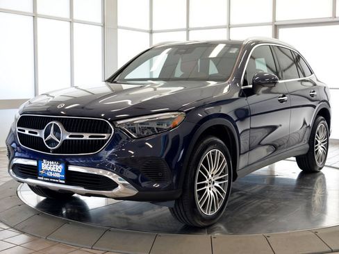 Used 2023 Mercedes-Benz GLC 300 4MATIC image 4