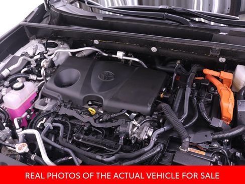 Used 2024 Toyota RAV4 SE w/ Weather & Moonroof Package AWD/4WD image 17
