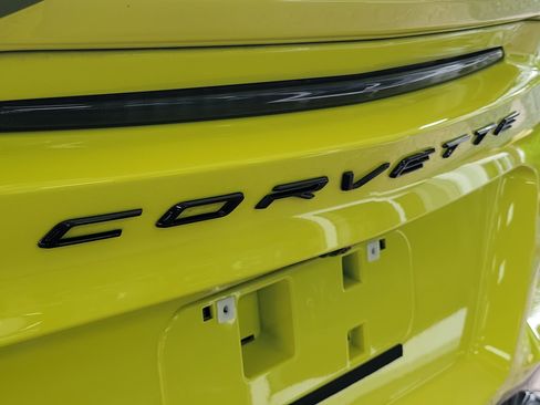 Used 2023 Chevrolet Corvette Z06 w/ Stealth Interior Trim Package RWD image 9