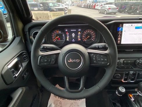 New 2025 Jeep Gladiator Sport image 28