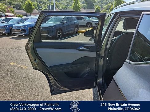 Certified 2024 Volkswagen Taos SE AWD/4WD image 46