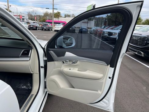 Used 2022 Volvo XC90 T5 Momentum image 52