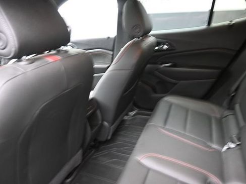 Used 2024 Chevrolet Trax RS w/ Sunroof Package FWD image 23