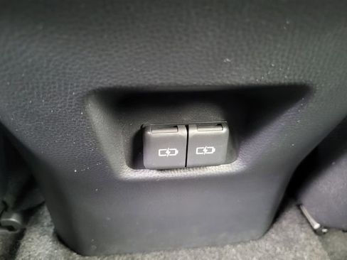 Used 2024 Toyota RAV4 XLE image 16