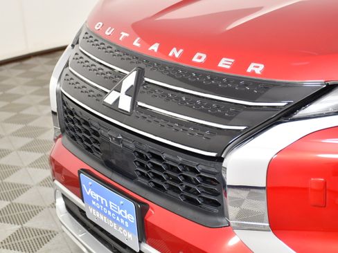Used 2025 Mitsubishi Outlander SE AWD/4WD image 11