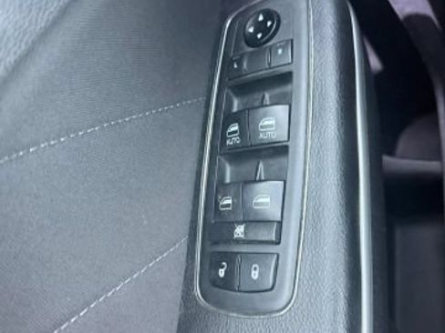Used 2019 Dodge Charger SXT AWD/4WD image 23