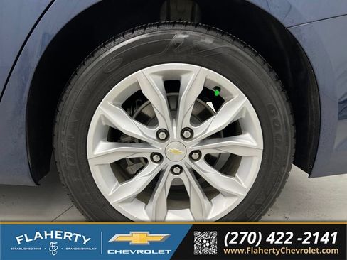 Used 2021 Chevrolet Malibu LT FWD image 19