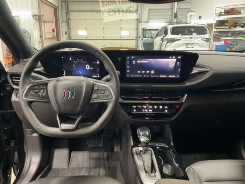 Used 2024 Buick Envista Avenir image 12