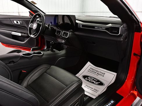 Used 2025 Ford Mustang GT Premium w/ GT Performance Package RWD image 26