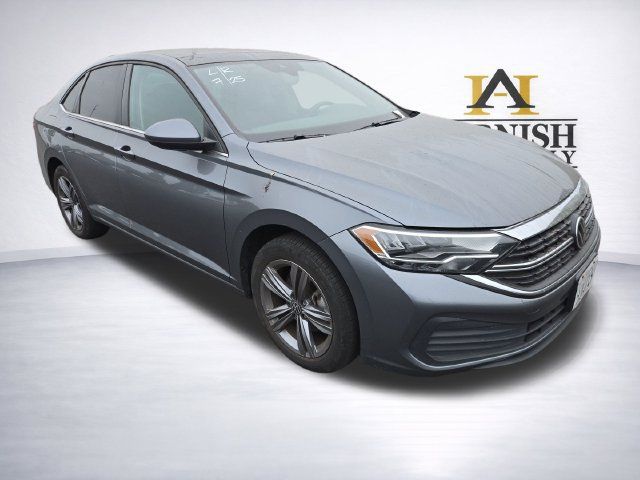 Certified 2023 Volkswagen Jetta SE FWD image 2
