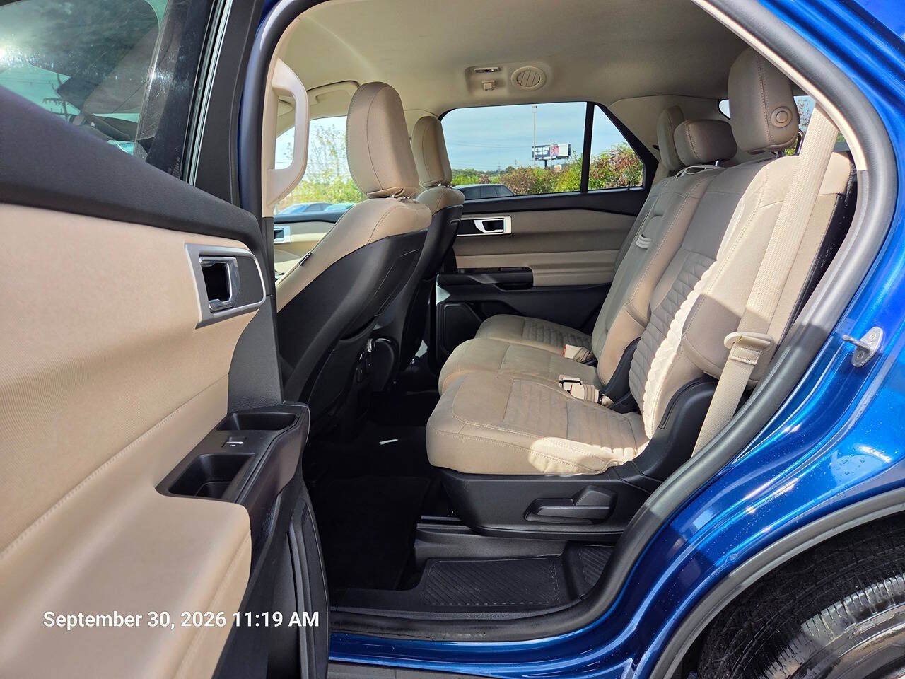 Used 2020 Ford Explorer XLT w/ Comfort Package AWD/4WD image 9