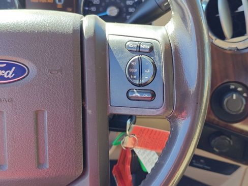 Used 2011 Ford F250 Lariat image 16