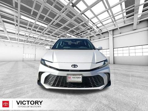 Used 2026 Toyota Camry SE image 9