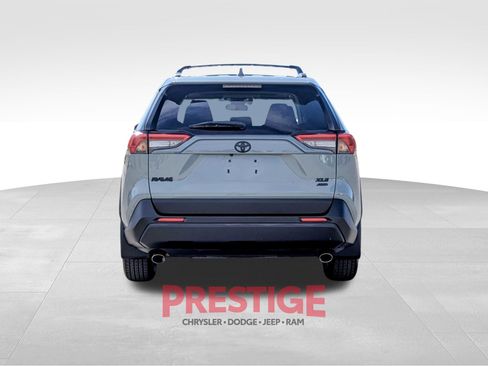 Used 2022 Toyota RAV4 XLE w/ Convenience Package AWD/4WD image 8